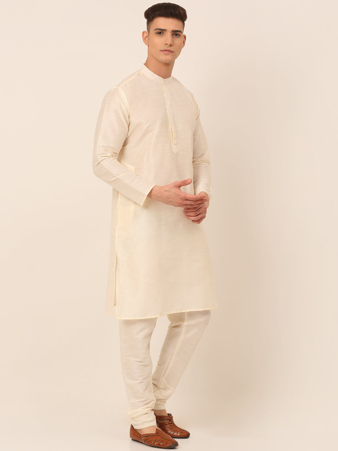Men's Solid Kurta Pyjama With Striped Embroidered Nehru Jacket ( JOKPWC W-D 4043Peach )