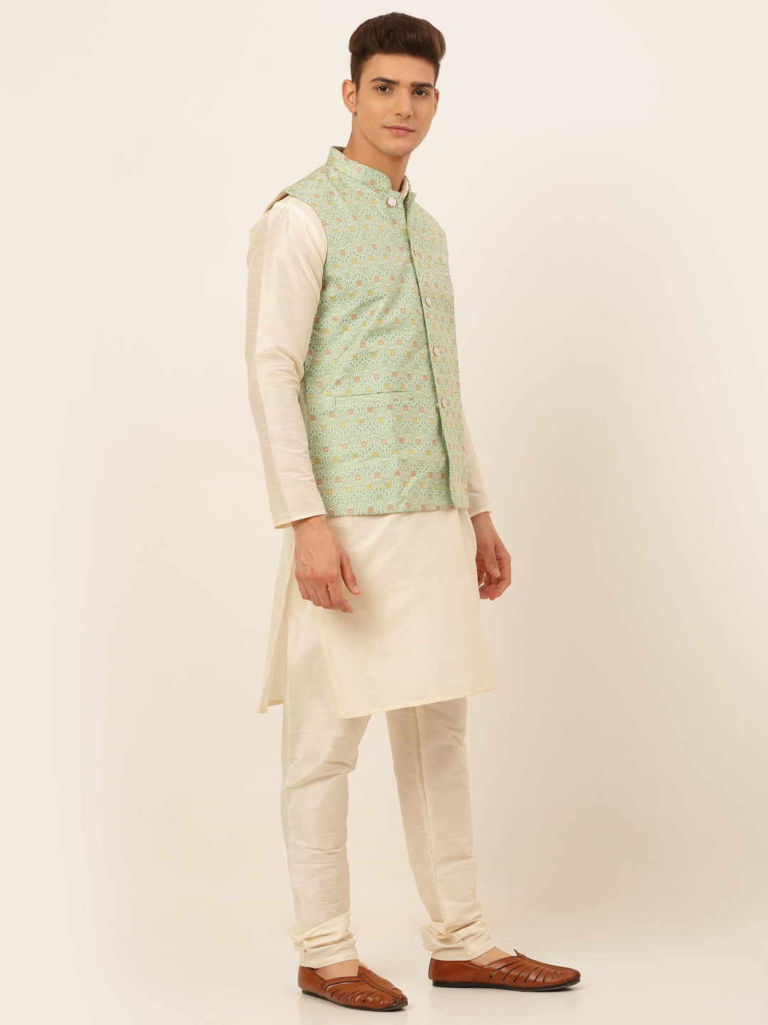 Men's Solid Kurta Pyjama With Nehru Jacket ( JOKPWC W-D 4047Green )