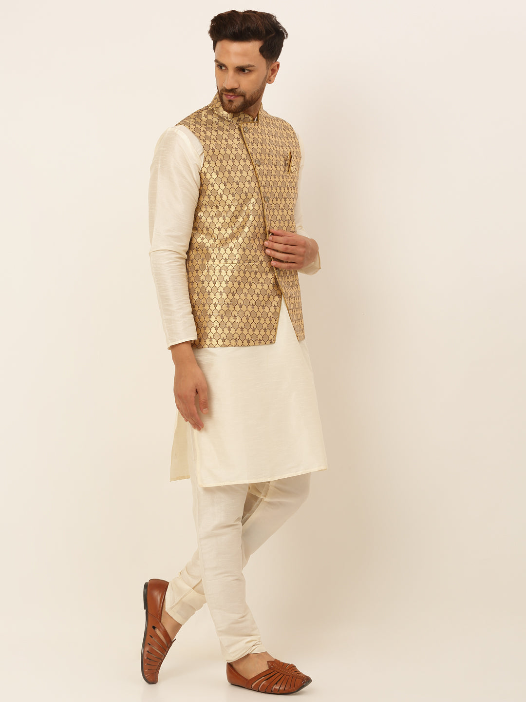 Men's Solid Kurta Pyjama With Nehru Jacket ( JOKPWC W-D 4048Golden )