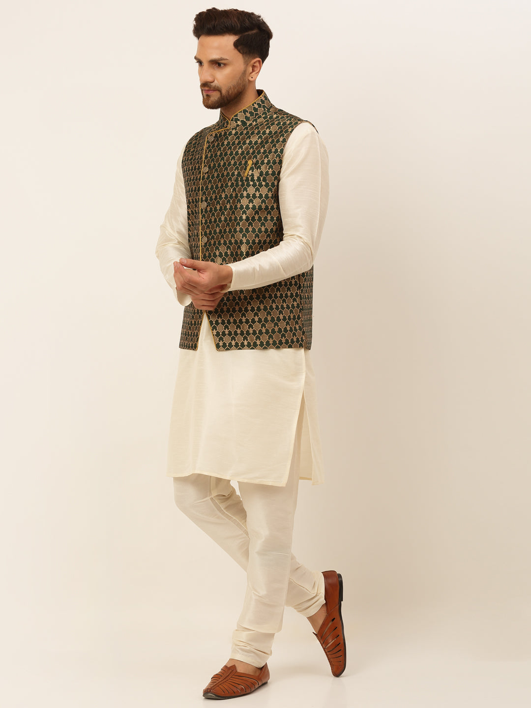 Men's Solid Kurta Pyjama With Nehru Jacket ( JOKPWC W-D 4048Olive )