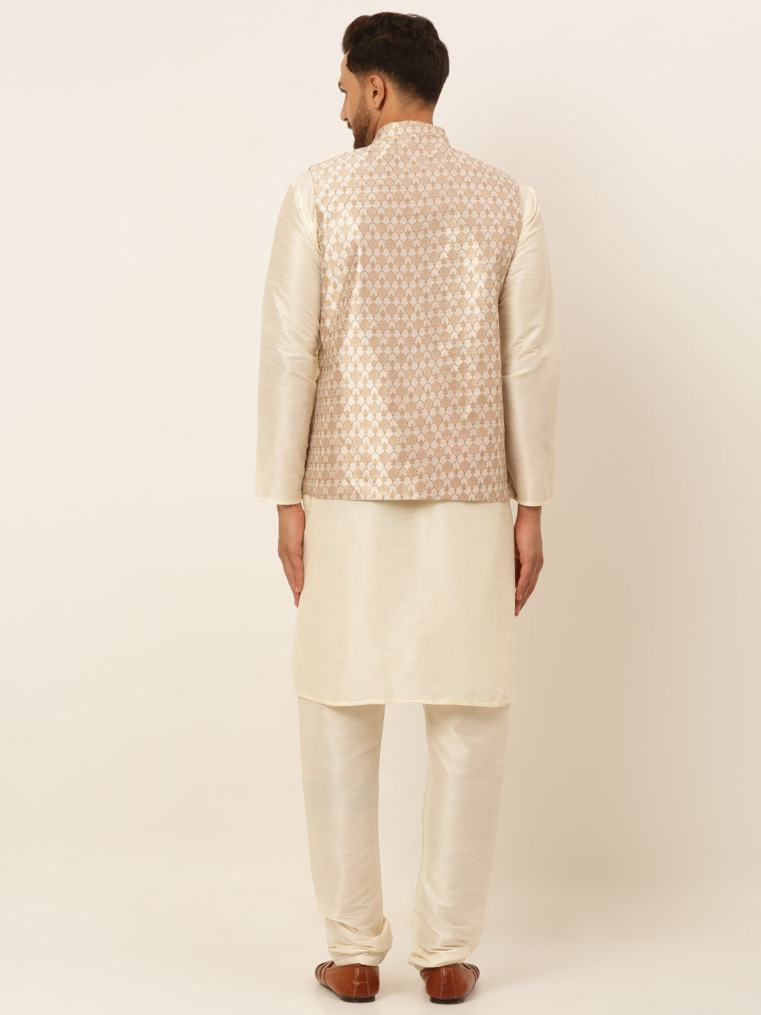 Men's Solid Kurta Pyjama With Nehru Jacket ( JOKPWC W-D 4048Silver )