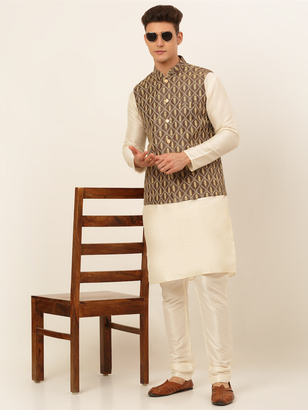 Men's Solid Kurta Pyjama With Nehru Jacket ( JOKPWC W-D 4049Brown )