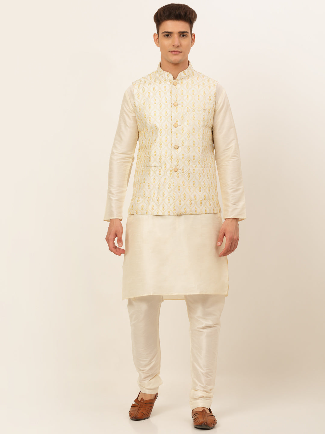 Men's Solid Kurta Pyjama With Nehru Jacket ( JOKPWC W-D 4049Silver )