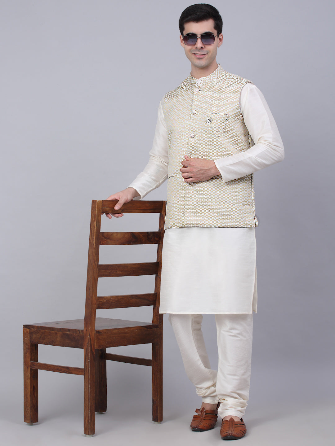 Men's Solid Kurta Pyjama With Woven Design Nehru Jacket ( JOKPWC W-D 4066Beige )