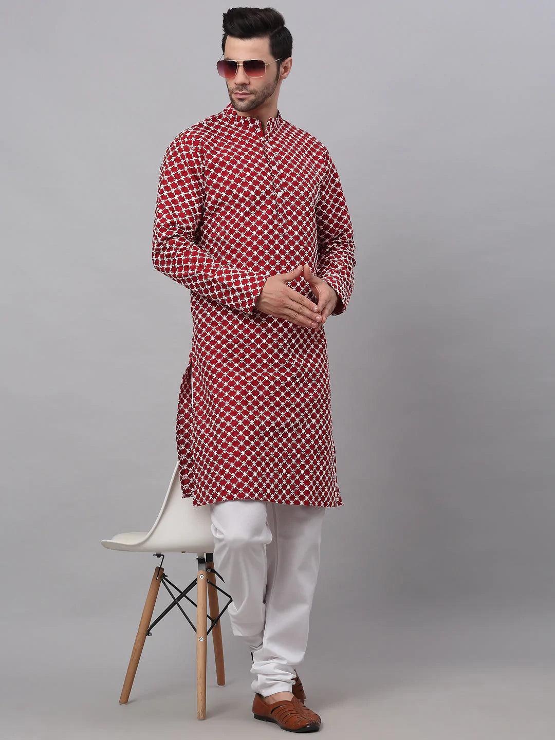 Jompers Men Maroon Chikankari Kurta with Churidar ( JOKP 641 Maroon )
