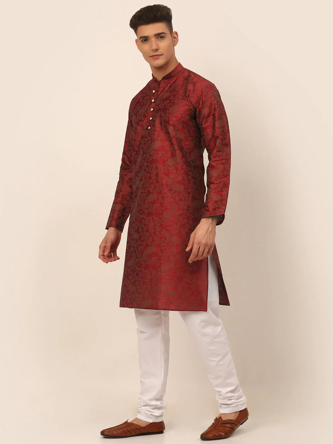 Men Maroon Paisley Printed Kurta with Pyjama ( JOKP 667 Maroon )