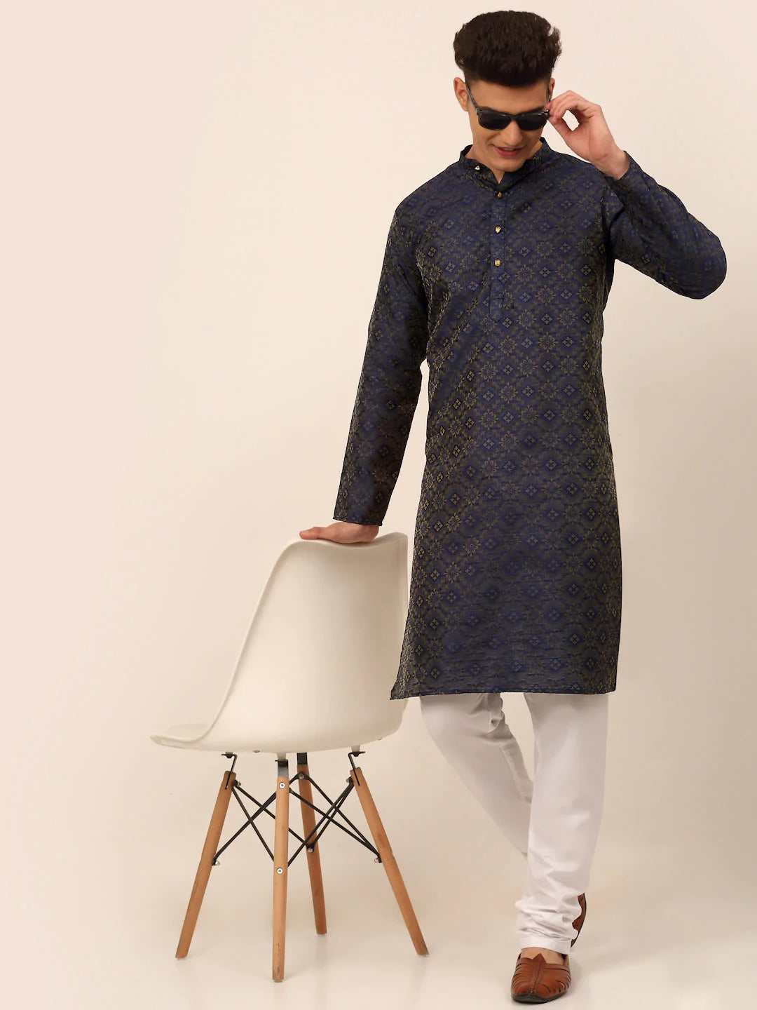 Men Navy Blue Floral Printed Kurta with Churidar ( JOKP 669 Navy )