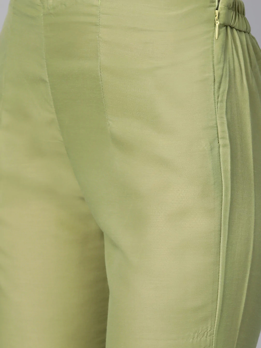 Women Green Embroidered Detail Kurta with Trousers ( JOKS 1326 Green )