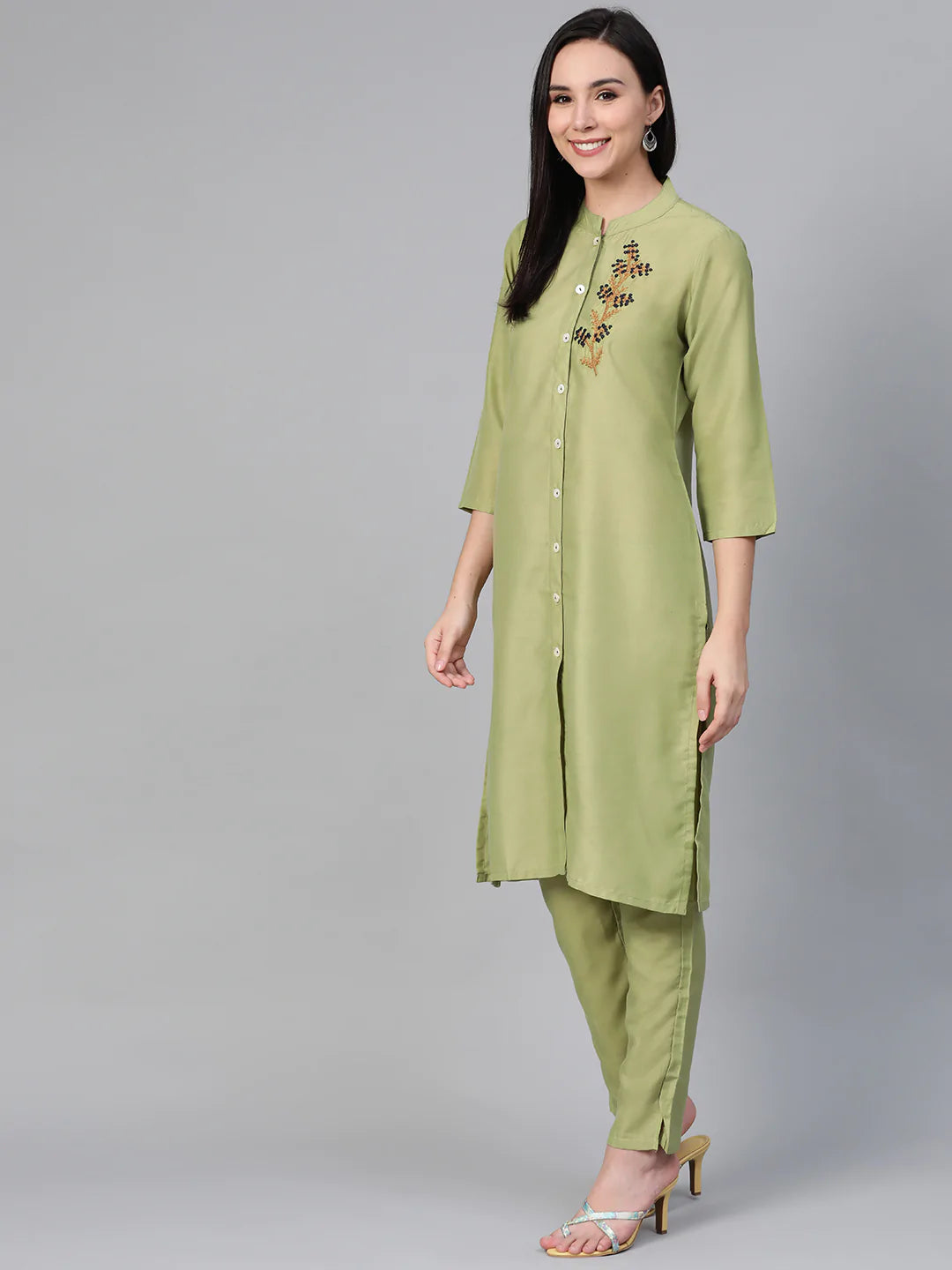 Women Green Embroidered Detail Kurta with Trousers ( JOKS 1326 Green )