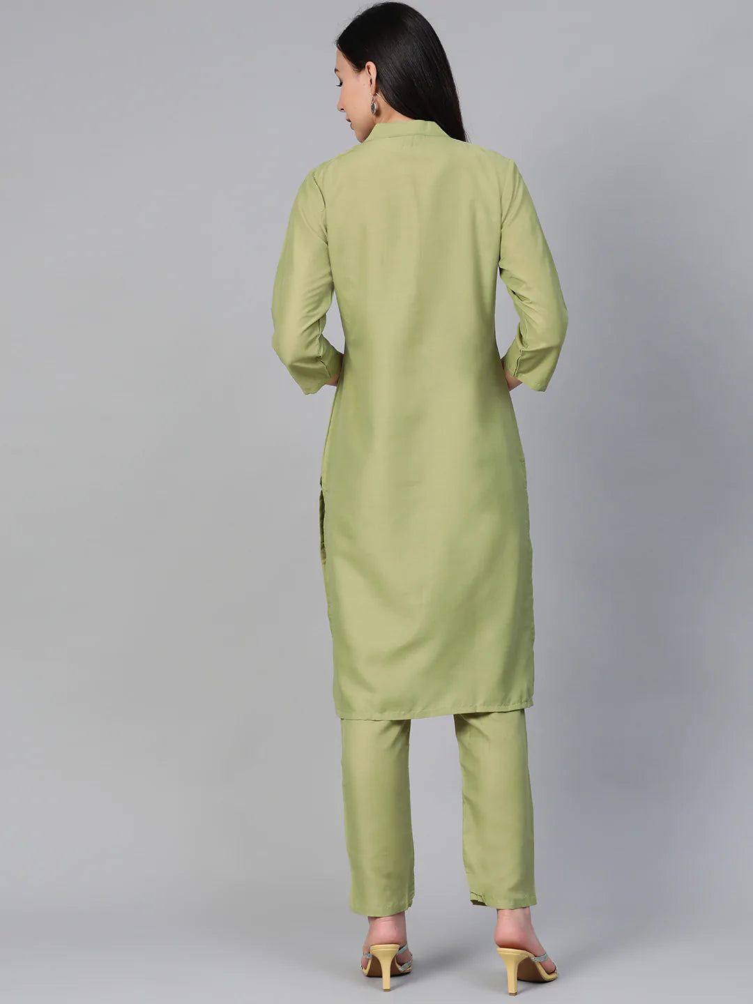 Women Green Embroidered Detail Kurta with Trousers ( JOKS 1326 Green )