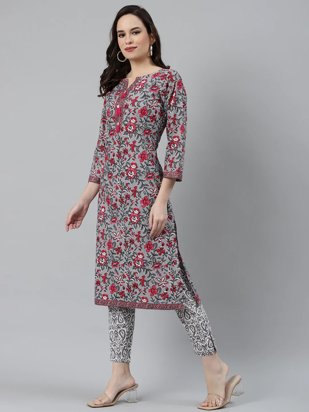 Women Grey & Magenta Block Print Pure Cotton Kurta with Trousers & Dupatta ( JOKS D18Gry 1372 Grey )