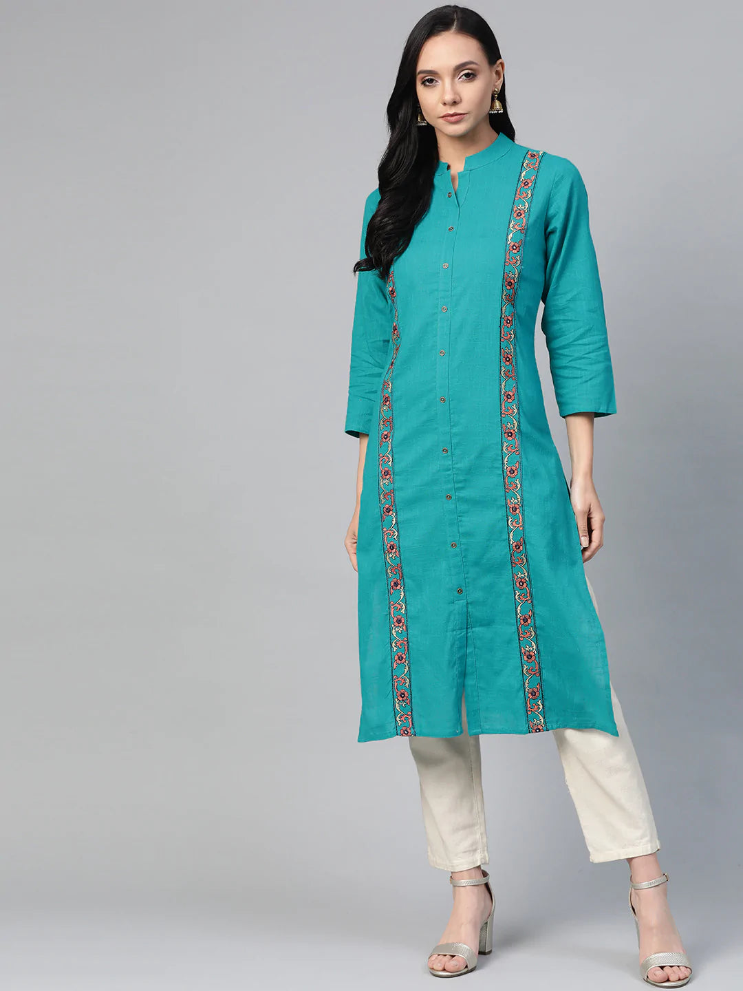 Jompers Women Green Embroidered Detail Straight Kurta ( JOK 1234 Green )