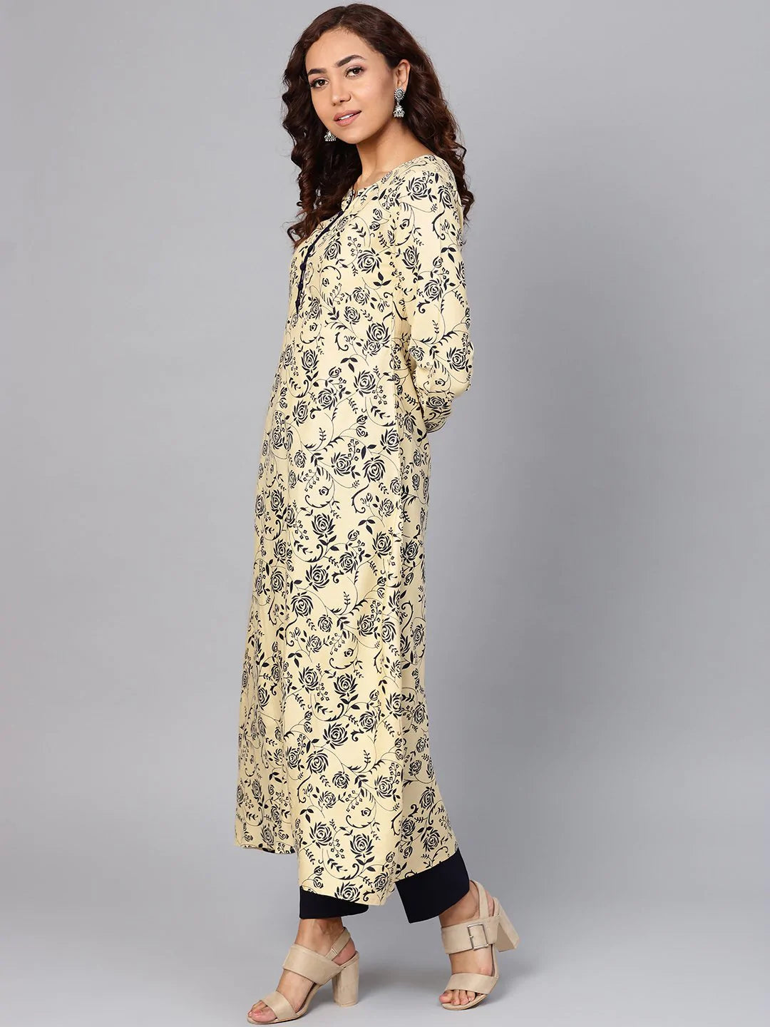 Jompers Women Cream-Coloured & Navy Blue Printed A-Line Kurta ( JOK 1277 Cream )