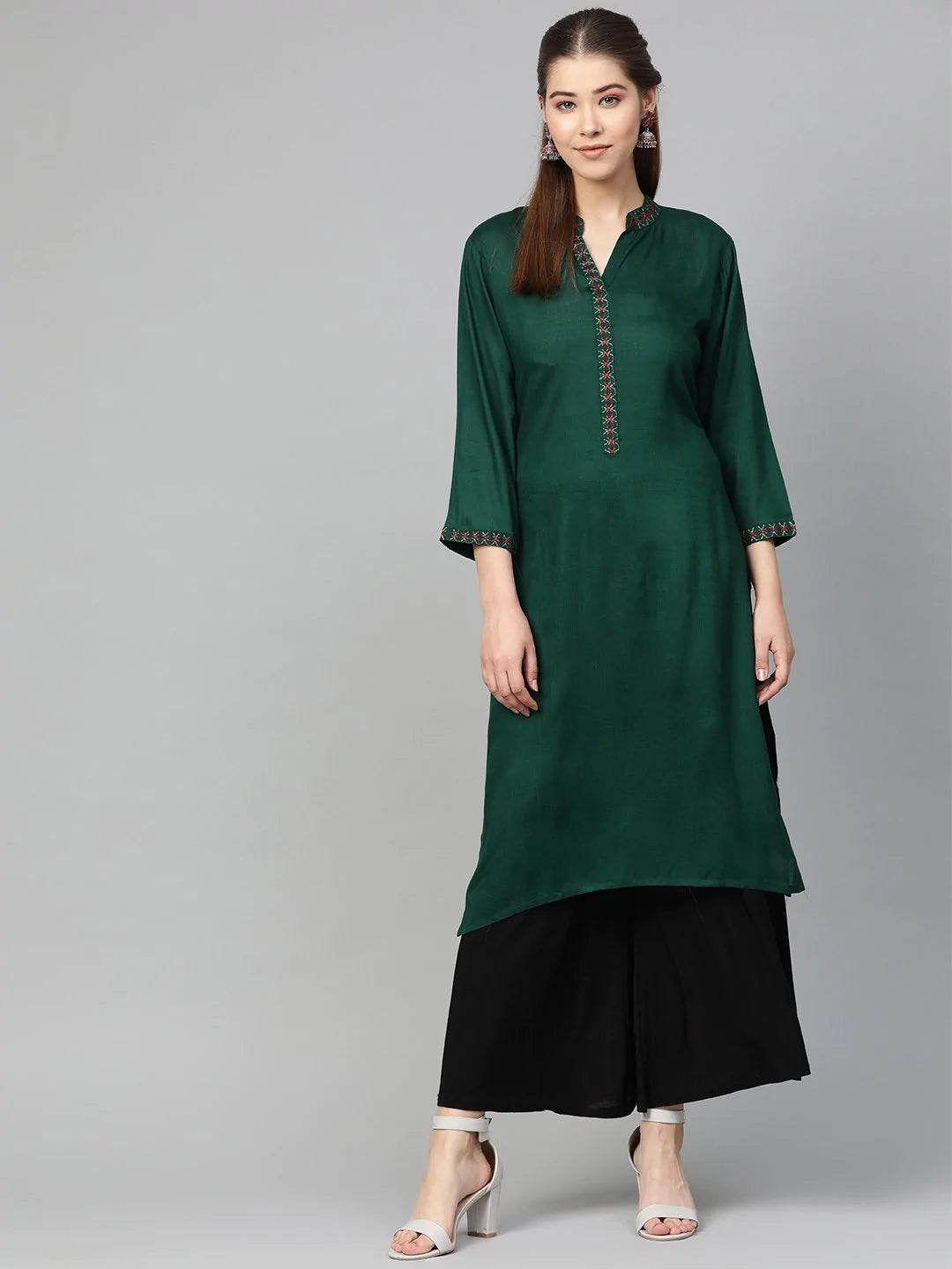 Jompers Women Green Embroidered Straight Kurta ( JOK 1294 Lime )