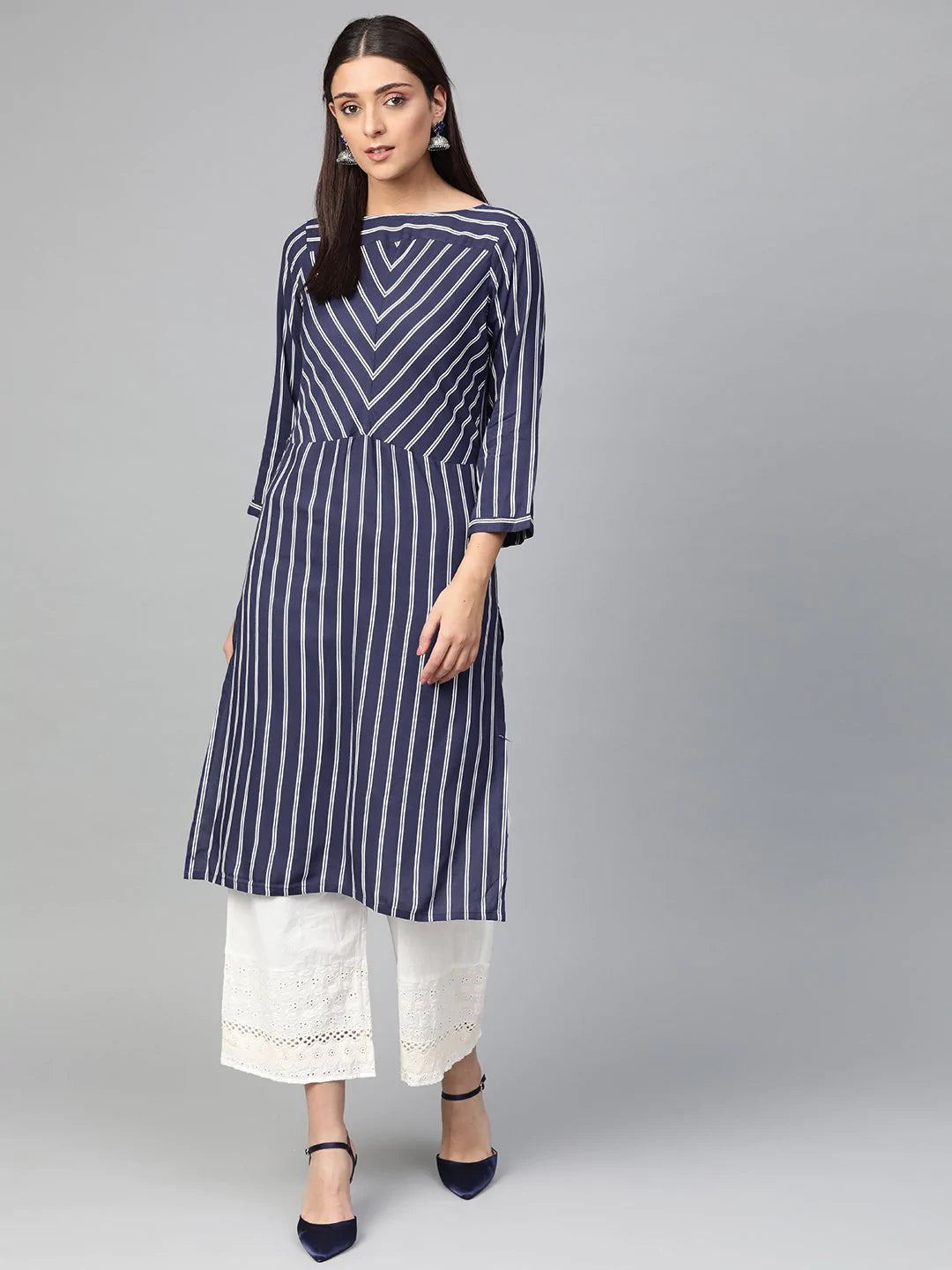 Jompers Women Navy Blue & White Striped Straight Kurta ( JOK 1303 Blue )