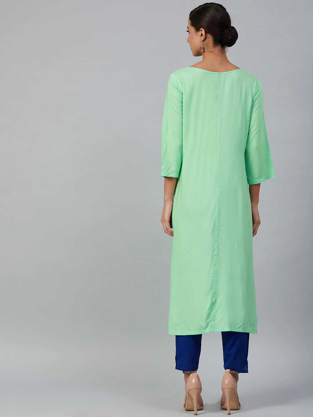Jompers Women Green & Pink Yoke Embroidered Straight Kurta ( JOK 1354 Green)