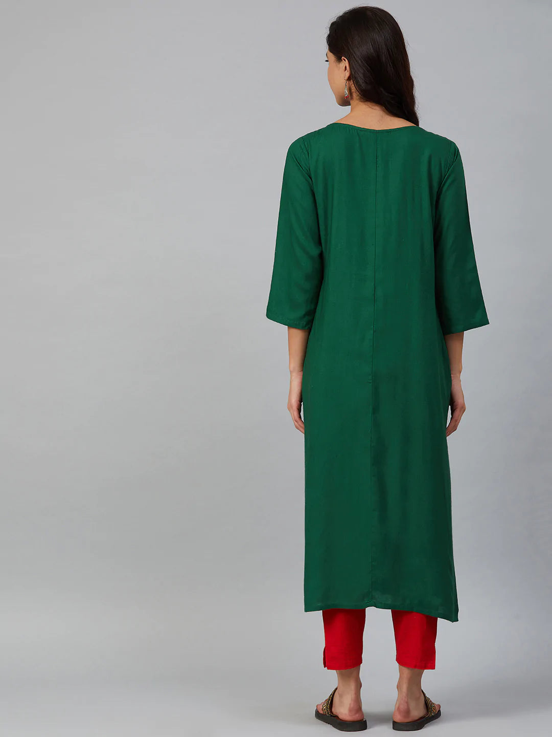 Jompers Women Green & Peach-Coloured Yoke Embroidered Straight Kurta ( JOK 1355 Green )