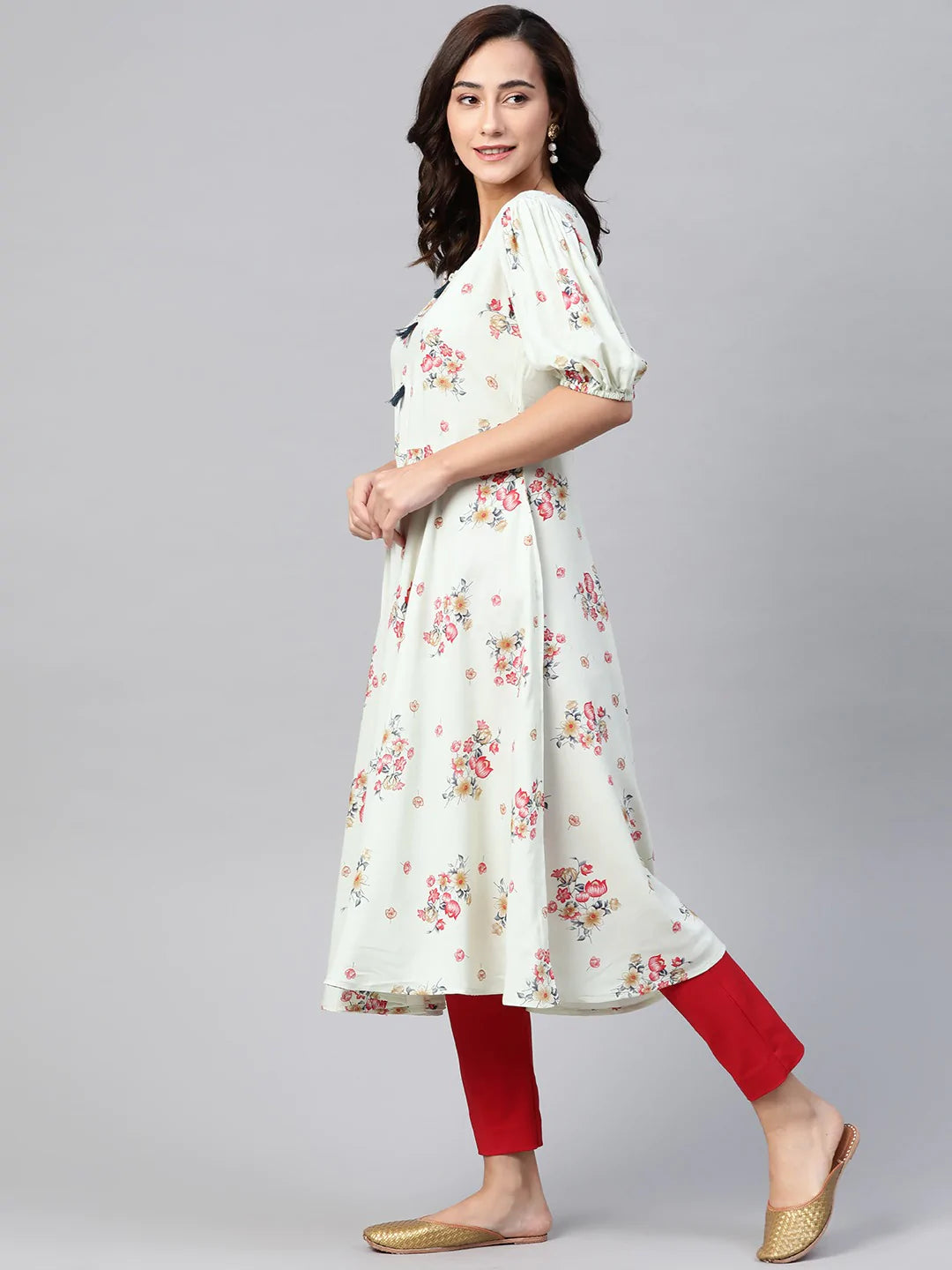 Jompers Women Green & Red Floral Printed A-Line Kurta ( JOK 1378 Green )