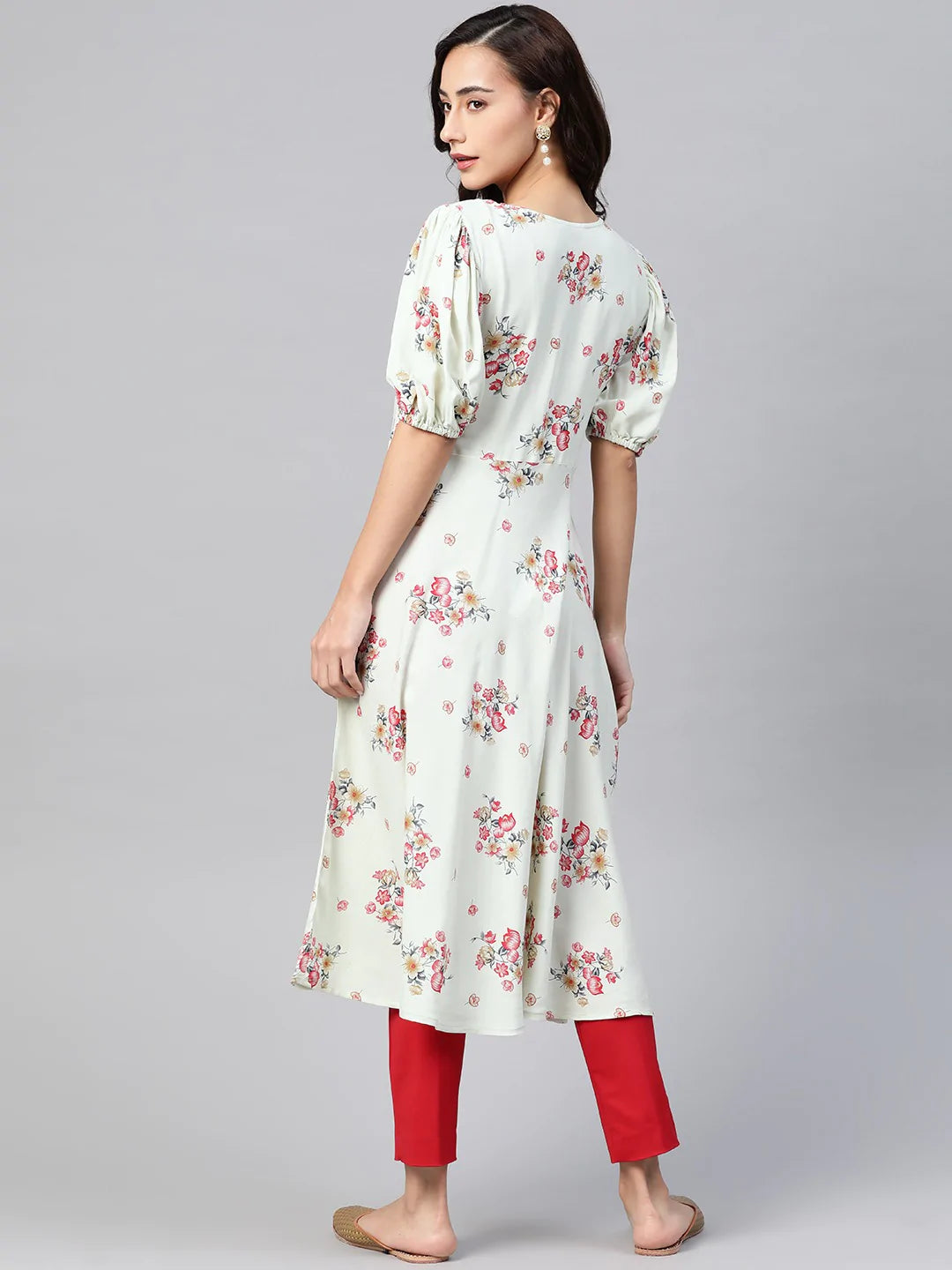Jompers Women Green & Red Floral Printed A-Line Kurta ( JOK 1378 Green )