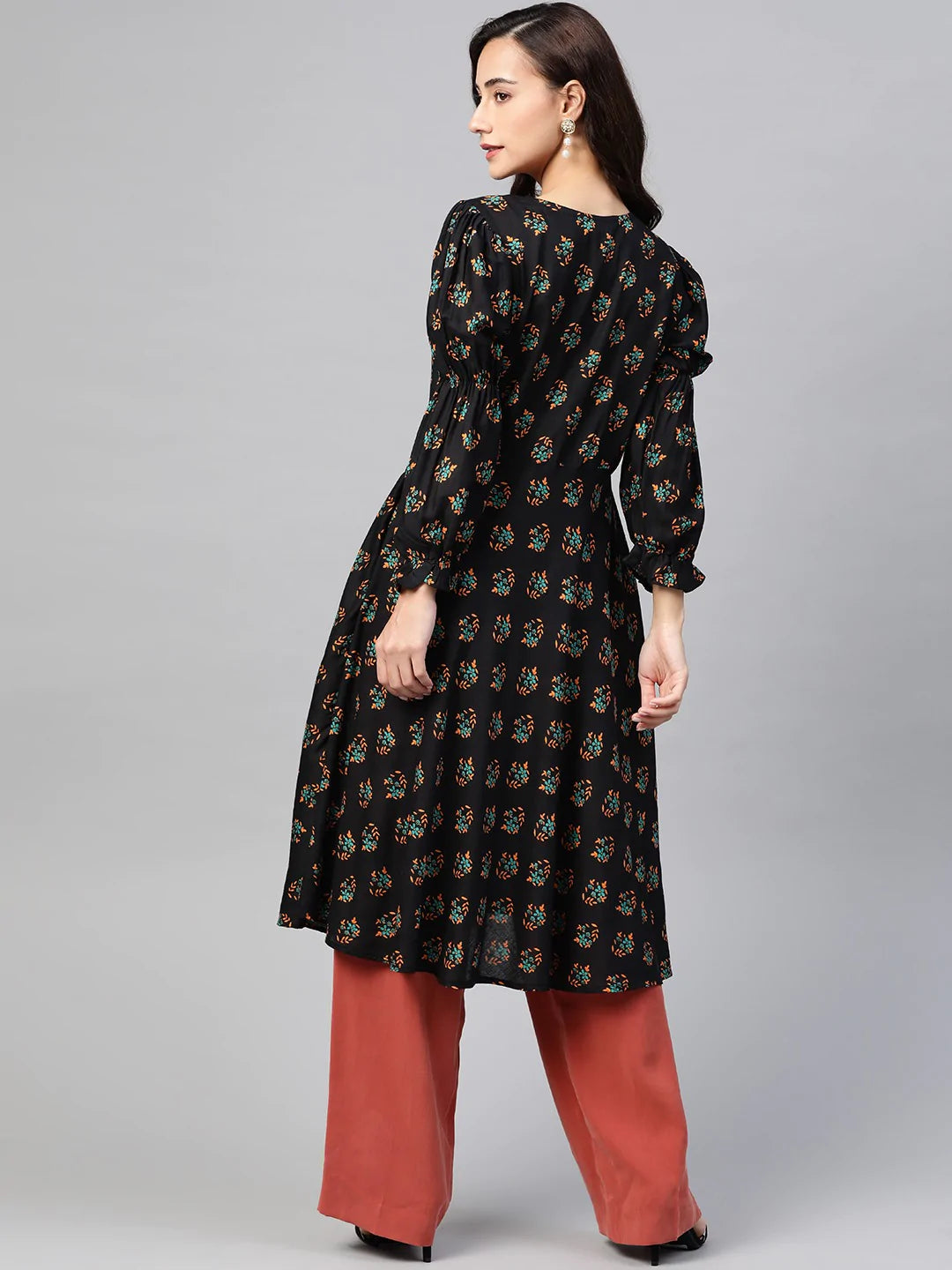 Jompers Women Black & Mustard Yellow Floral Printed A-Line Kurta ( JOK 1381 Black )