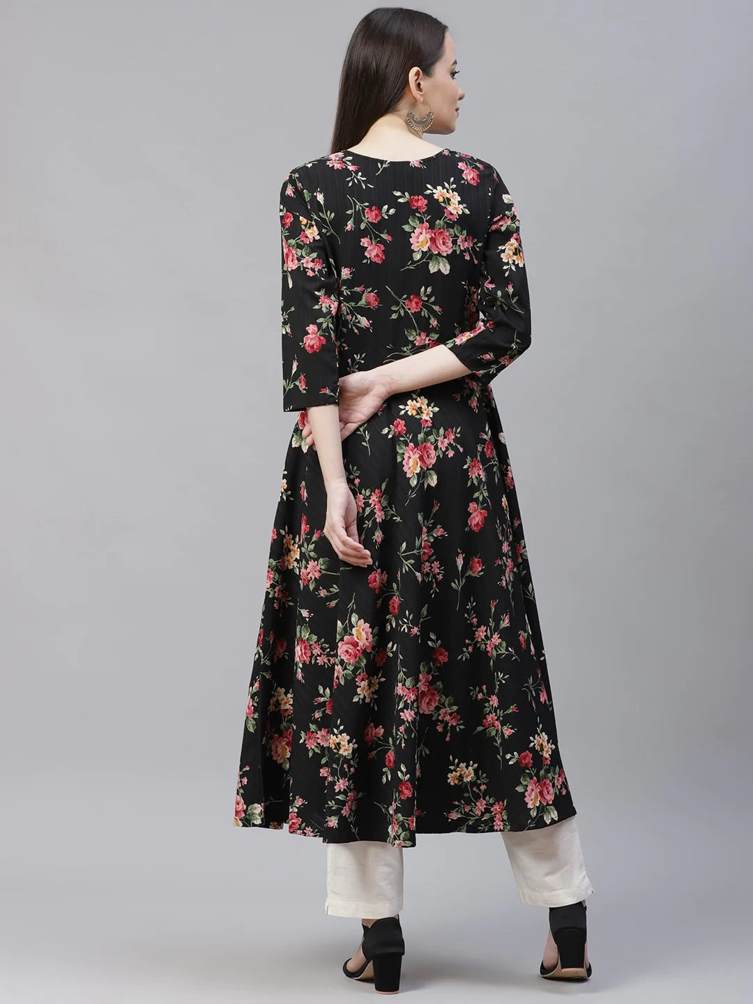 Women Black Floral Printed Floral Anarkali Kurta ( JOK 1406 Black )