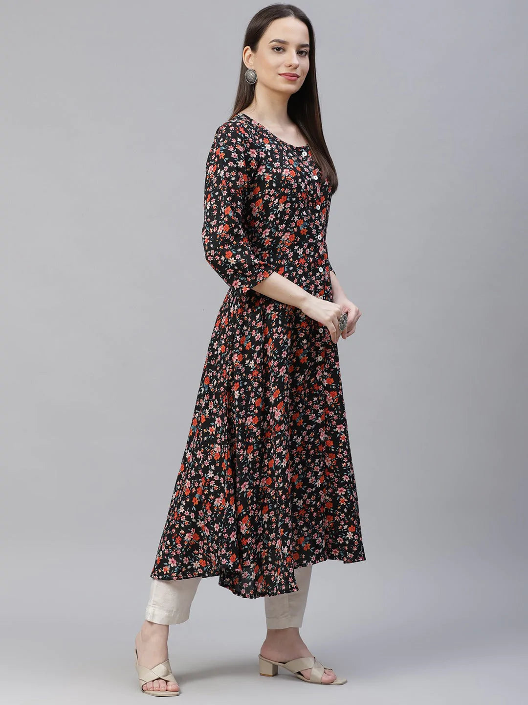 Jompers Women Black & Orange Floral Printed Floral Kurta ( JOK 1407 Black )