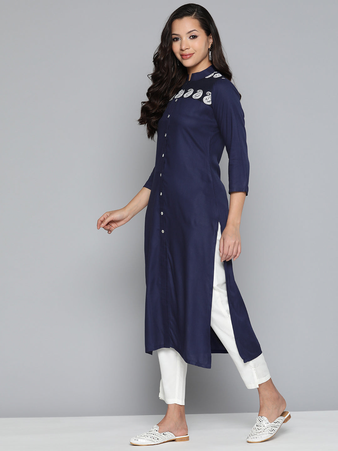 Jompers Paisley Embroidered Chikankari Navy Kurta ( JOK 1486 Navy )