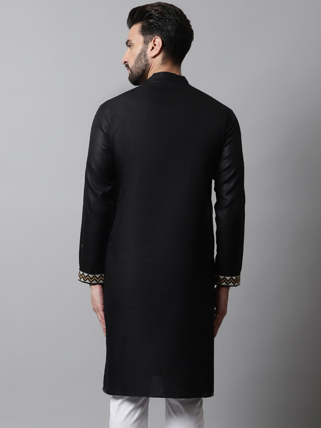 Men Black Embroidered Kurtas ( KO 682Black )