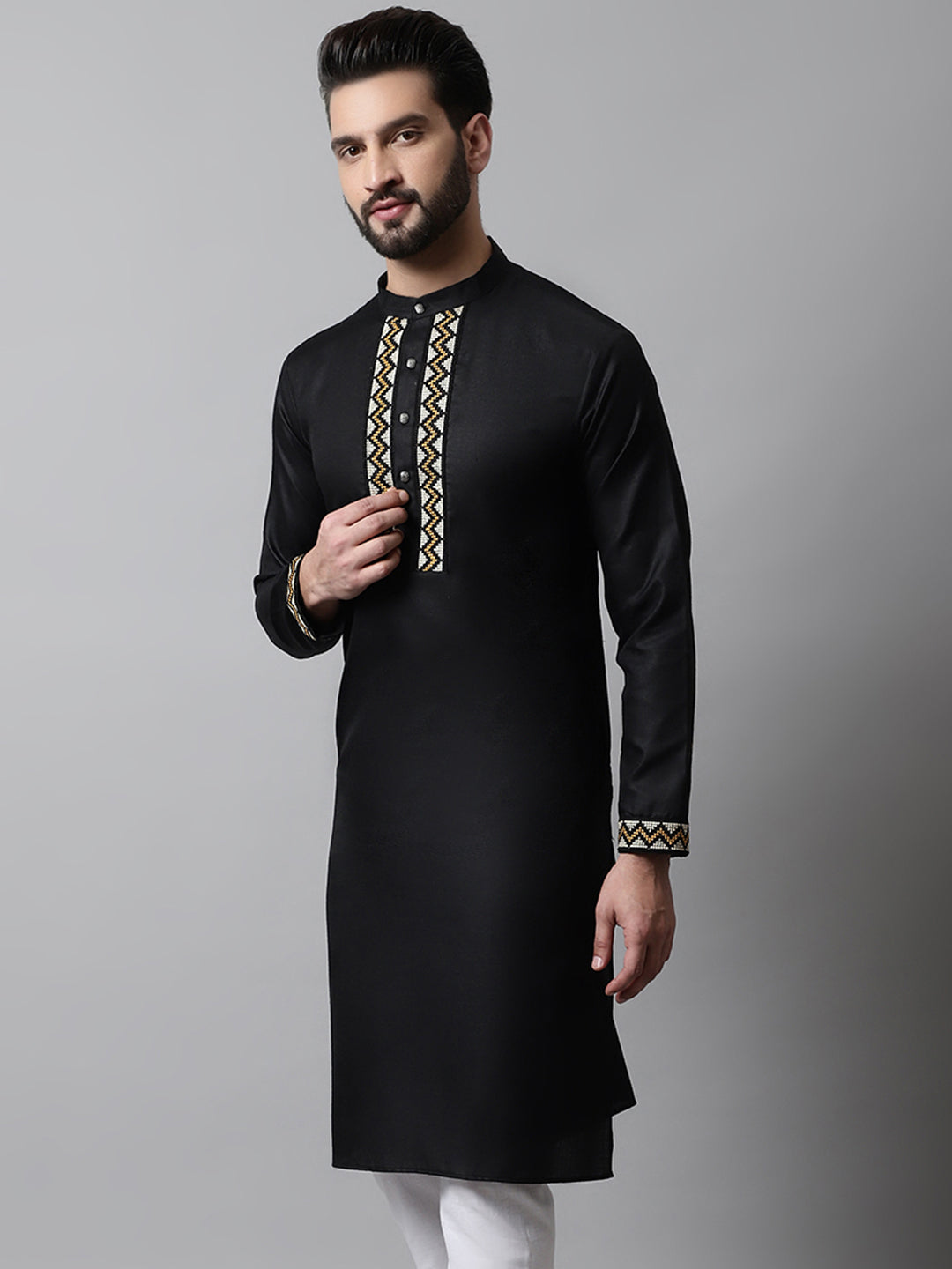 Men Black Embroidered Kurtas ( KO 682Black )